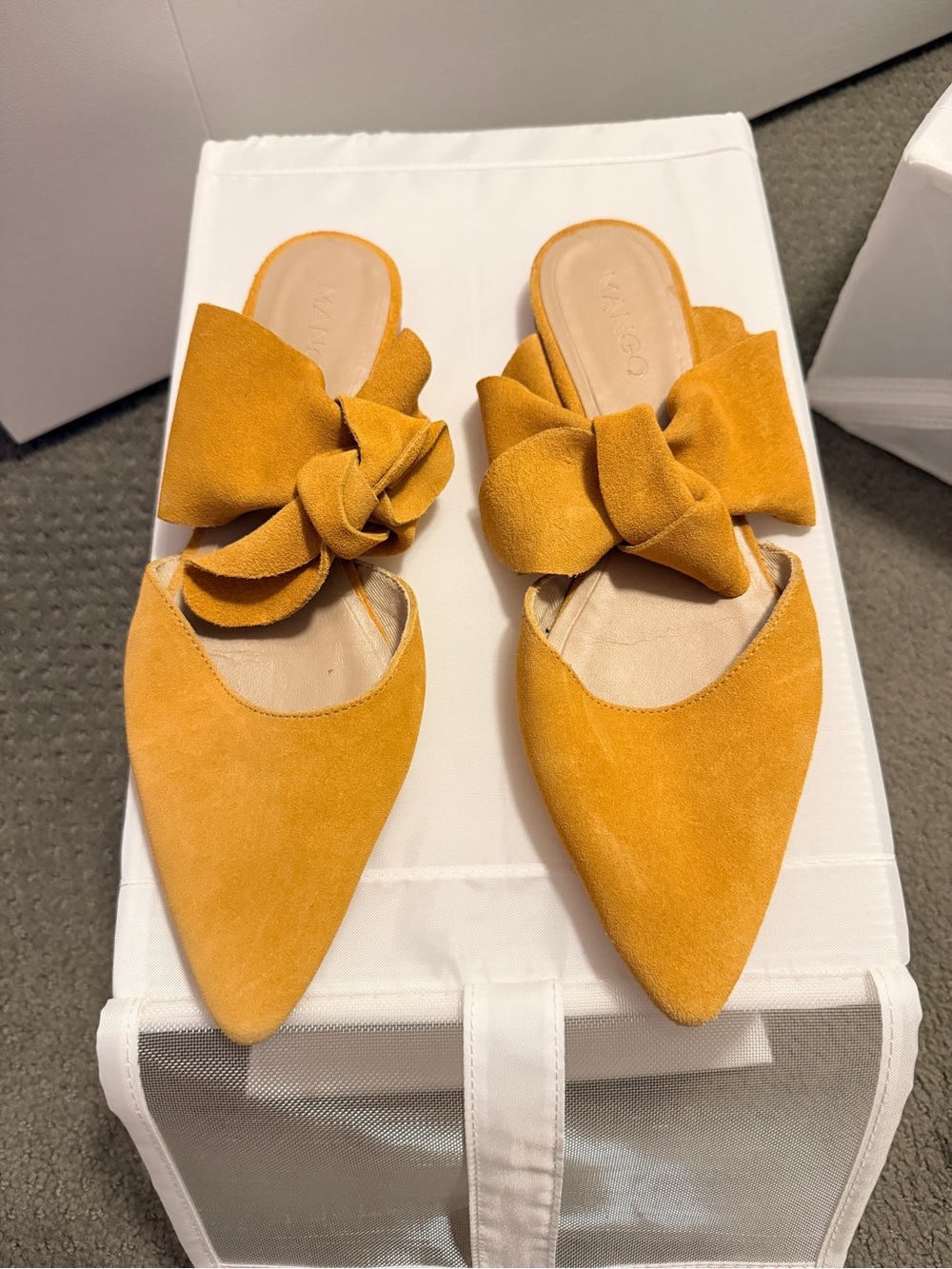 Mango Mustard Bow Pointed-Toe Slide Mules - worn once